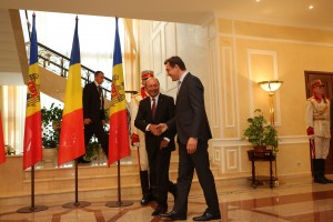  „Aveți un președinte înțelept”. Așa l-a caracterizat Traian Băsescu pe omologul său de la Chișinău, Nicolae Timofti.