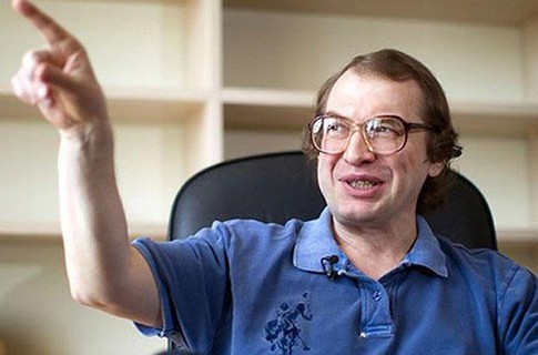 Денег, по его словам, на всех не хватит.