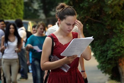 Tinerii care au învăţat în instituţii cu predare în limba rusă nu pot candida pentru un loc la facultăţile cu predare în limba română.