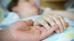 În opinia unor invitaţi, eutanasia ar fi o soluţie pentru pacienţii fără şanse de supravieţuire. 