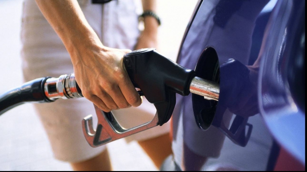 De la 1 ianuarie 2013, accizul pentru benzină constituie 3200 lei/tona, iar pentru motorină 1330lei/tona. 