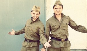  Inițial și-a dat acordul să cânte de 9 mai pe aceeași scenă cu Iosif Kobzon și Lev Leșcenko, iar ulterior a renunțat. 
