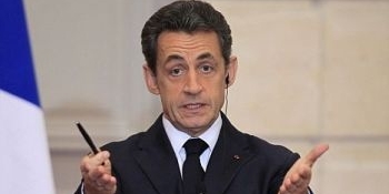 Înainte de a redeveni avocat, preşedintele în funcţie al Franţei îşi va lua o vacanţă prelungită pe Coasta de Azur