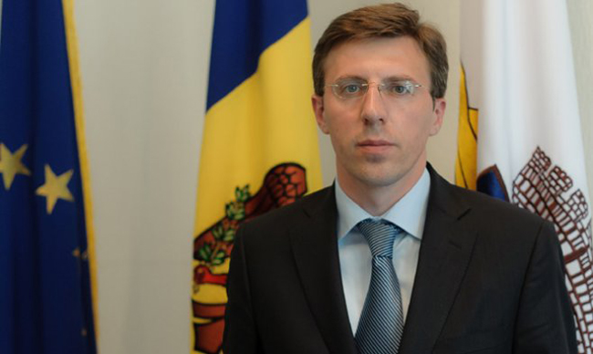  Liberalul Dorin Chirtoacă cheamă membrii AIE la calm