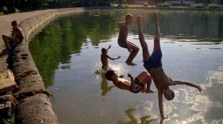 Микроорганизмы, живущие в водоемах столицы очень опасны.