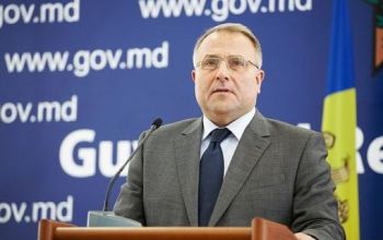 Anterior, împotriva reintroducerii cursului de Istoria Românilor a pledat Partidul Socialiştilor şi Partidul Patrioţii Moldovei