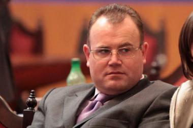 Михай Годя опровергает эту информацию и говорит, что партийные ряды покинули только семь человек.
