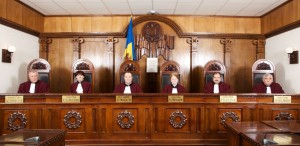Precizăm că în februarie a expirat mandatul a patru magistraţi de la Curtea Constituţională