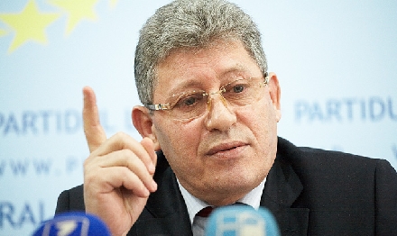 UNIMEDIA precizează că Vitalie Marrinuța face parte din grupul reformatorilor PL, care optează pentru înlocuirea lui Mihai Ghimpu de la conducerea formațiunii.