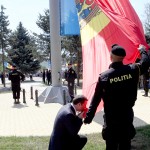 În acest an, la 27 aprilie, de Ziua Drapelului de Stat, în faţa clădirii Guvernului a fost arborat un Drapel de 7 metri lungime şi 3,5 mînălţime 