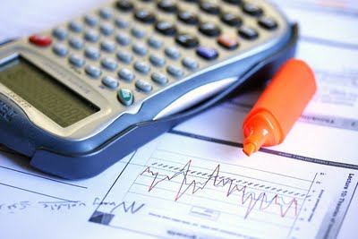Volumul cifrei de afaceri a comerţului cu amănuntul pentru anul 2012 s-a diminuat cu 0,5% (conform preţurilor comparabile) faţă de anul precedent