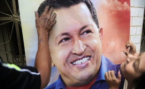 Guvernul venezuelean a decorat un grup de medici cubanezi, care la jumătatea anului 2011 l-au tratat pe preşedintele Venezuelei, Hugo 