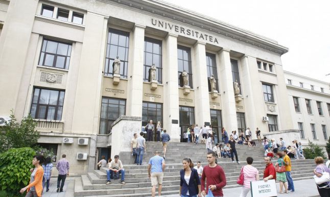 De marţi, 23 iulie, până pe 2 august, cei care vor să facă o facultate peste Prut pot depune dosarele la consulatele României de la Bălţi, Chişinău şi Cahul.