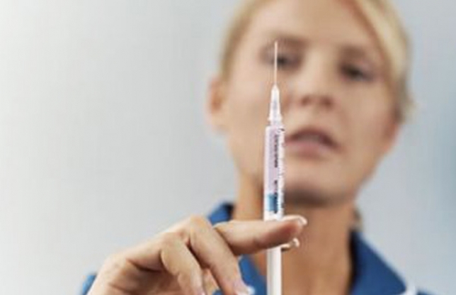 Potrivit sursei citate, în cazul aplicării unor vaccinuri necalitative la răspundere trebuie trase companiile producătoare şi importatoare