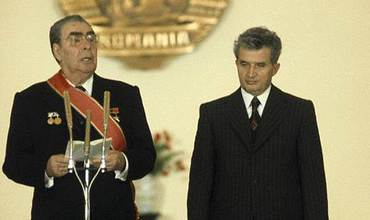 Potrivit site-ului WikiLeaks, în România s-ar fi pus la cale asasinarea liderului comunist Nicolae Ceauşescu.