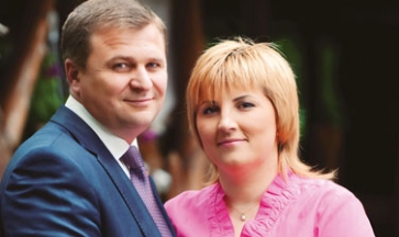Liliana Palihovici şi Sergiu Palihovici, vor fi  naşii de cununie ai interpretului Nicu Ţărnă.