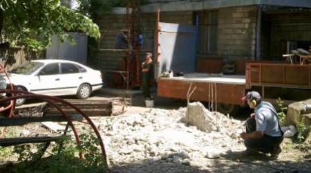 Жильцы не могут легальным способом остановить строительство мансарды.