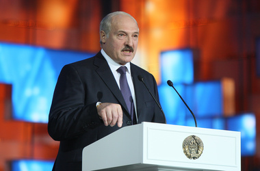 Лукашенко нелестно отозвался о девушках из Pussy Riot и FEMEN.