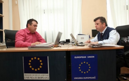Zeci de specialisti din UE consiliaza din 2010 membrii Guvernului pentru ca tara noastra sa preia standardele comunitare.