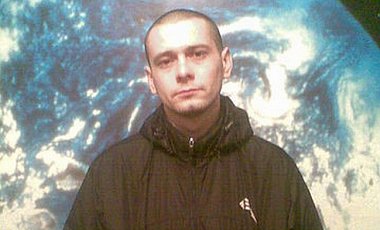 "Белгородский стрелок" Сергей Помазун днем в понедельник открыл огонь по прохожим у оружейного магазина в центре города. Фото: news.liga.net