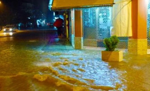 Conform serviciului meteo, care a lansat o avertizare în privinţa violenţei intemperiilor, starea vremii se va îmbunătăţi în cursul zilei.