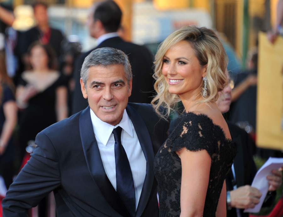 George Clooney şi iubita sa Stacy Keibler s-au despărţit după o relaţie care a durat aproape doi ani.