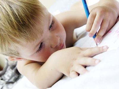 Stângacii reprezintă 7-10% din populaţia lumii