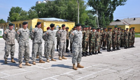 В Бельцах начались молдо-американские учения сил спецназа Joint Combined Exercise Training 2013. Об этом сообщает пресс-служба Министерства обороны.