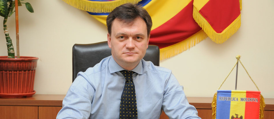 Potrivit unor surse de încredere, acum un an poliţia română i-ar fi ridicat permisul de conducere actualului ministru de Interne, Dorin Recean.