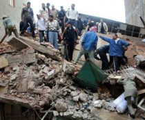 Potrivit sursei, în iulie, anul trecut, 19 persoane au murit în urma prăbuşirii unei clădiri de 11 etaje, la Alexandria.