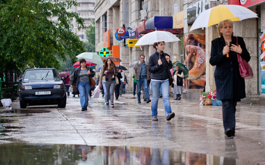 Astăzi avem parte de cer mai mult noros și valori de numai +8...+10 grade Celsius.