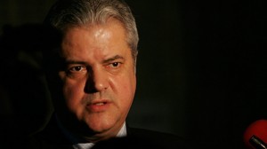 Avocaţii lui Adrian Năstase au formulat mai multe cereri şi au ridicat unele excepţii, toate fiind respinse de instanţa de judecată.