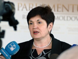 Legea a fost criticată de comunişti