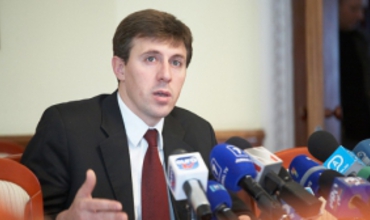 Vestea că de 8 martie funcţionarii Primăriei ar putea să nu iasă la salubrizare l-a făcut pe primar să scape şi o înjurătură.