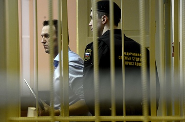 Навального отпустили, но не надолго. Фото: newdela.ru 