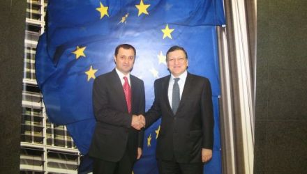 Precizăm că oficialul european vine la Chişinău la scurt timp după vizita cancelarului german,Angela Merkel.