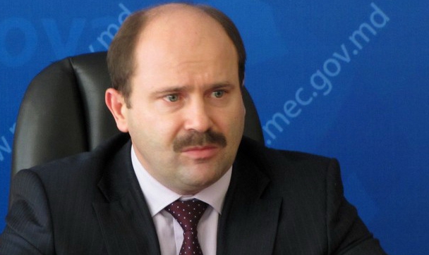 Lazăr, susține că, în măsura în care depinde de el, dorește să-și ducă în continuare mandatul de ministru pînă la bun sfîrșit.