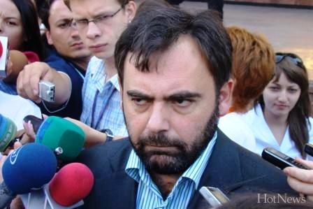 În afară de acuzaţia că ar fi consumat droguri, Dodon i-a invitat pe Voronin şi Tkaciuk la sediul PSRM