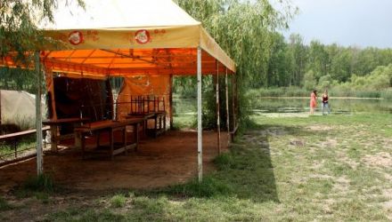 Deşi s-au obligat printr-o scrisoare să presteze servicii populaţiei, fără să ia vreun ban, aceştia încasează lunar circa 360 de mii de lei