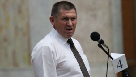 El a cerut să fie pusă la vot „o declarație politică pe răspundere proprie”.
