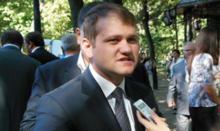 Munteanu îndeamnă în acest mesaj ca președintele să revina la Constituție și la cetățeni.