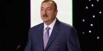 Separatiși sprijiniți de Armenia au cucerit regiunea Nagorny Karabakh de la Azerbaijan în războiul soldat cu în jur de 30.000 de morți