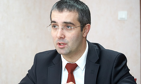 Sergiu Sîrbu declară că nu există nicio premisă de a-l vota pe Vlad Filat la funcţia de premier.