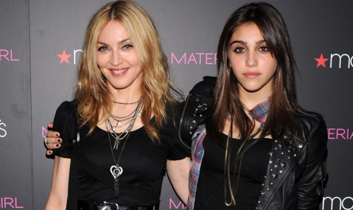 Acum în vârstă de 16 ani, Lourdes Maria Ciccone Leon are preocupări muzicale, ea cântând de câteva ori alături de mama ei şi, în plus, are o linie de vestimentaţie - denumită Material Girl, realizată în colaborare cu Madonna, şi o linie de cosmetice.