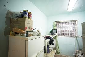 Departamentul Instituțiilor Penitenciare (DIP) recunoaște că în închisoare nu sunt cele mai bune condiții, dar spune că acestea sunt îmbunătățite. 