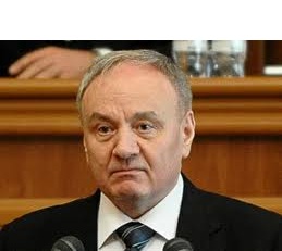 Глава государства высоко оценил профессионализм военных летчиков во время выполнения ими миссий на протяжении всего этого периода. Фото: gzt.md