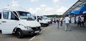  Oamenii își pun viața în pericol atunci când aleg să circule în transportul public. 