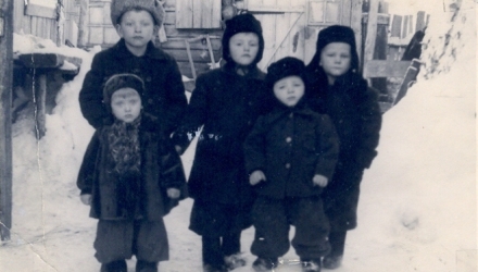  Astăzi se împlinesc 64 de ani de la cel de-al doilea val de deportări sovietice, când 35796 de oameni au fost „deportați pe vecie”.