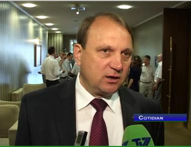 Министр сельского хозяйства и пищевой промышленности Василий Бумаков.
