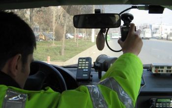 În această perioadă, agenţii rutieri vor sancţiona conducătorii de maxi-taxi dacă depăşesc viteza de 50 de kilometri la oră